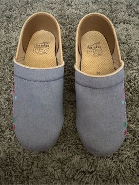 Dansko Vegan Blue Canvas Paisley Floral Clogs Size 38 (US 7.5–8)